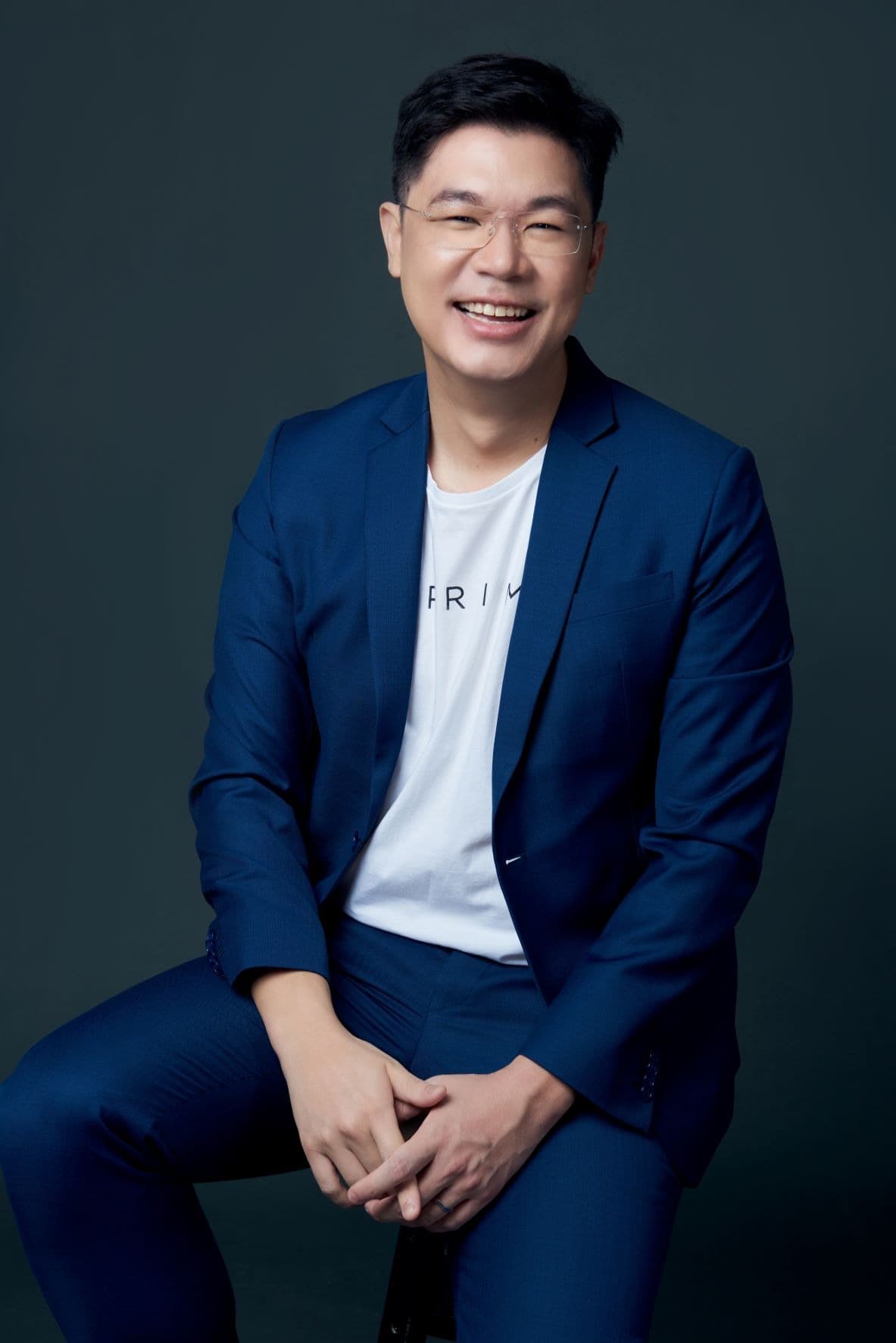 พี่วีร์ — วีร์ สิรสุนทร